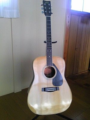 YAMAHA FG-201B - バカにつける薬
